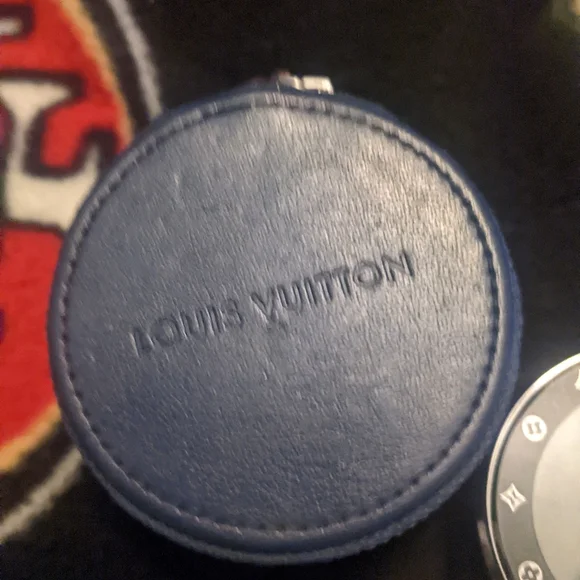 Louis Vuitton horizon ear buds